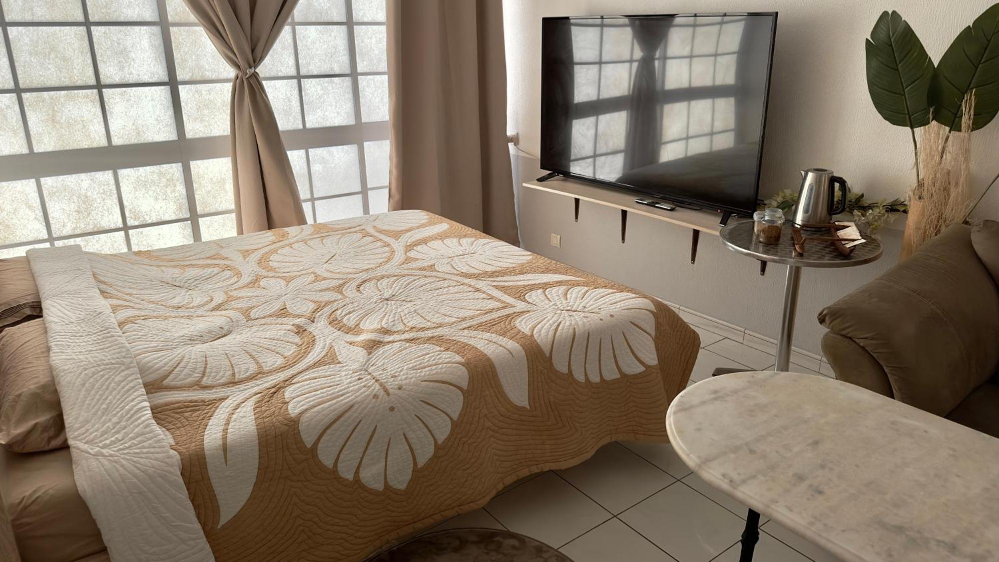 Vaiata Lodge アルヴ エクステリア 写真